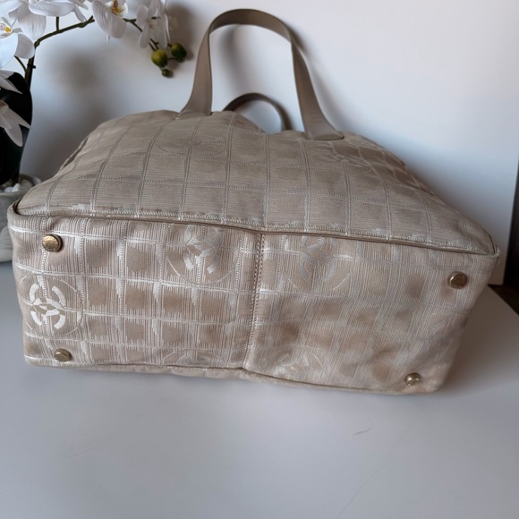 Chanel Travel Line Tote Beige CC Jacquard  very good condition pre loved 💕 - Picture 3 of 16